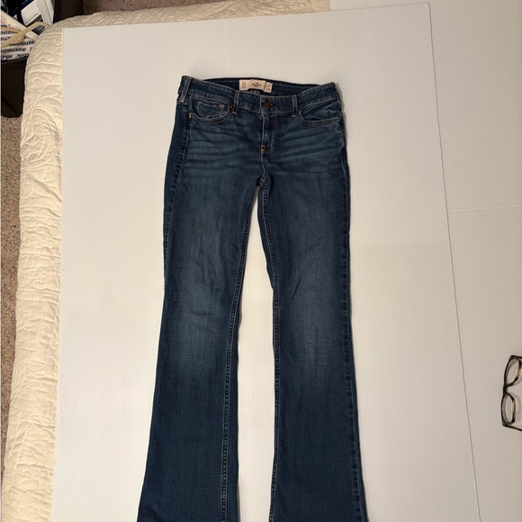 Hollister Woman Authentic Denim Boot cut Jeans in Blue 27x31, 5S - Picture 4 of 6